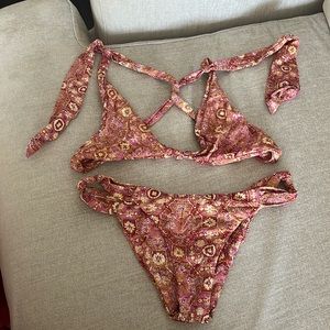 Frankie’s bikinis set